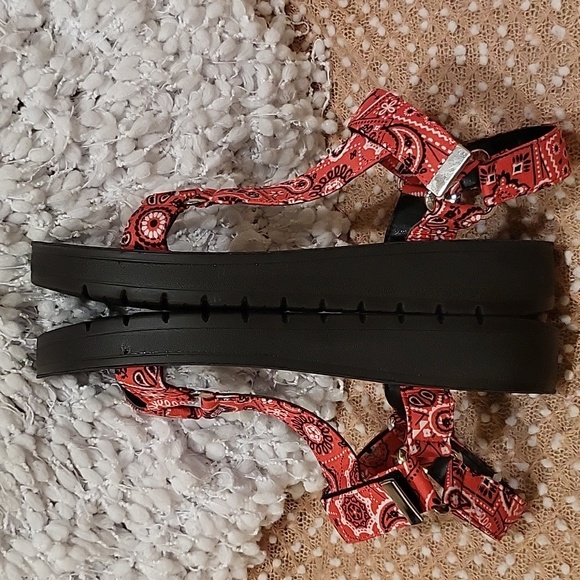 Steve Madden Sandals - Picture 5 of 13